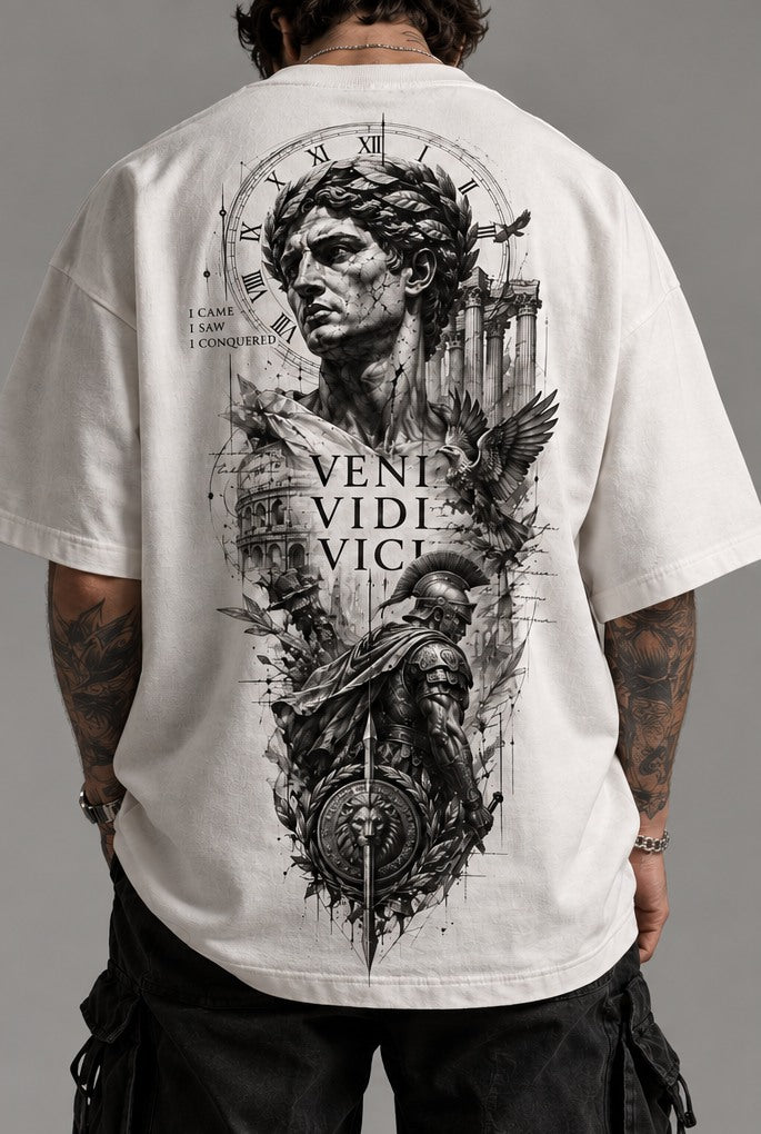 Camiseta Veni Vidi Vici color crudo, de espaldas